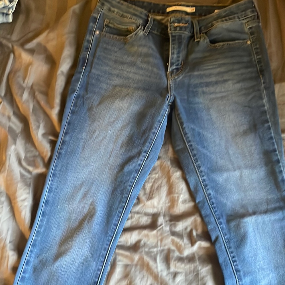 Levi’s skinny size 28